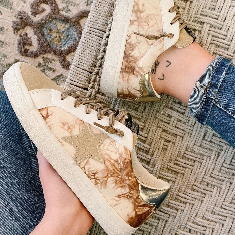 Vintage Havana taupe marble print. Never worn new with tags